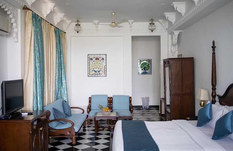 Swaroop Vilas - Lake Facing Boutique Hotel Udaipur Luaran gambar